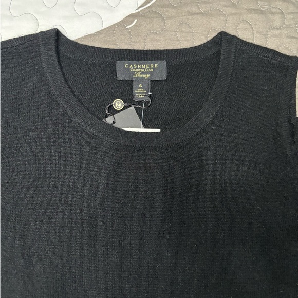 Cashmere Charter Club women’s open shoulder sweater. Size Small. Black color. - Picture 6 of 12